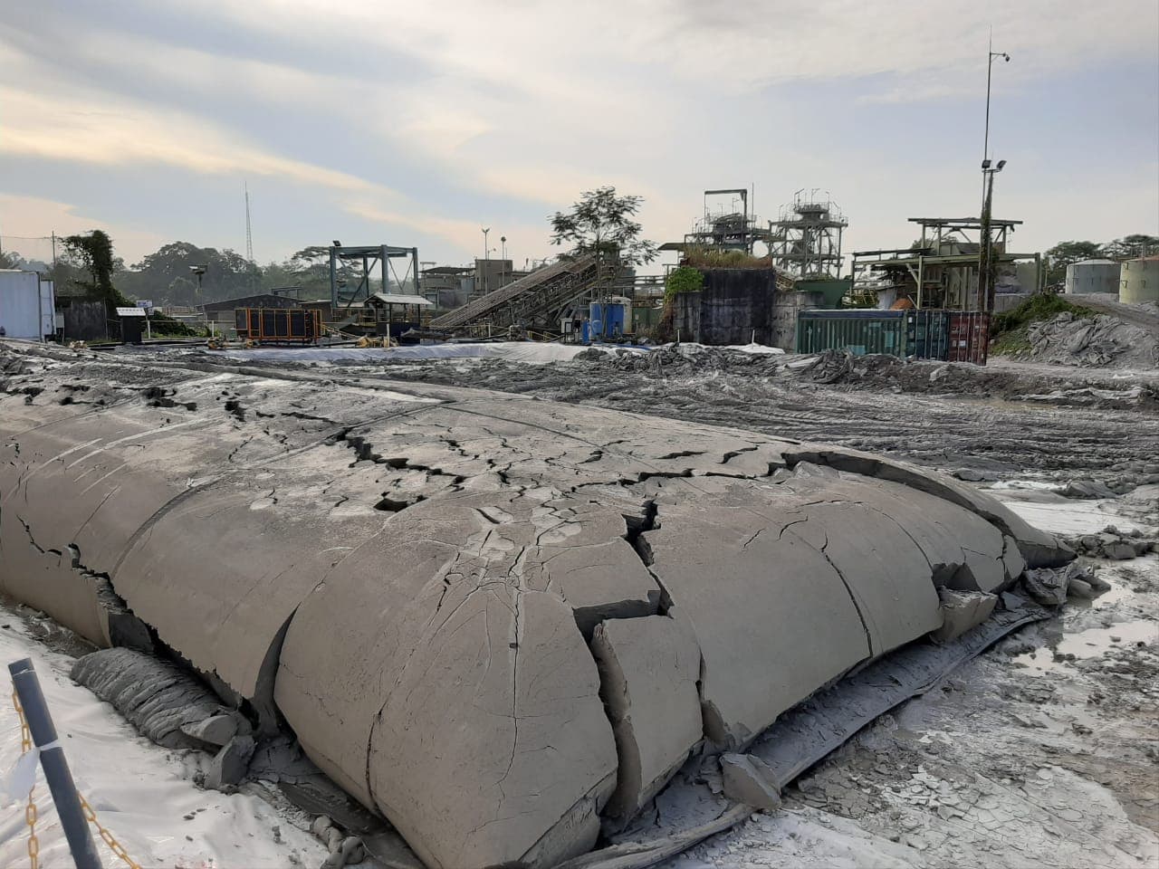 Remote gold mine Indonesia dewatering GEOTUBE