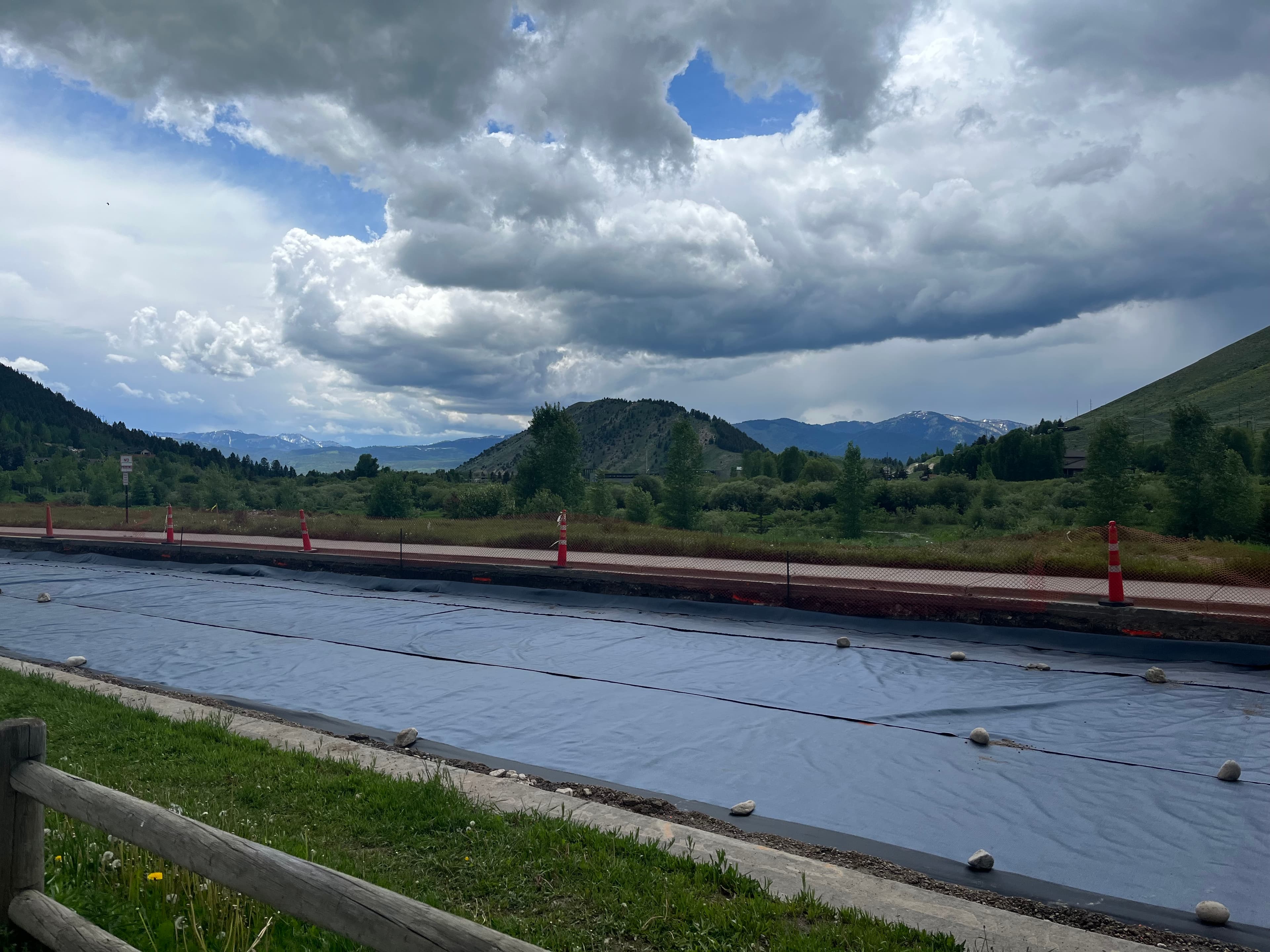 Flat Creek Drive road rehab with MIRAFI H2Ri