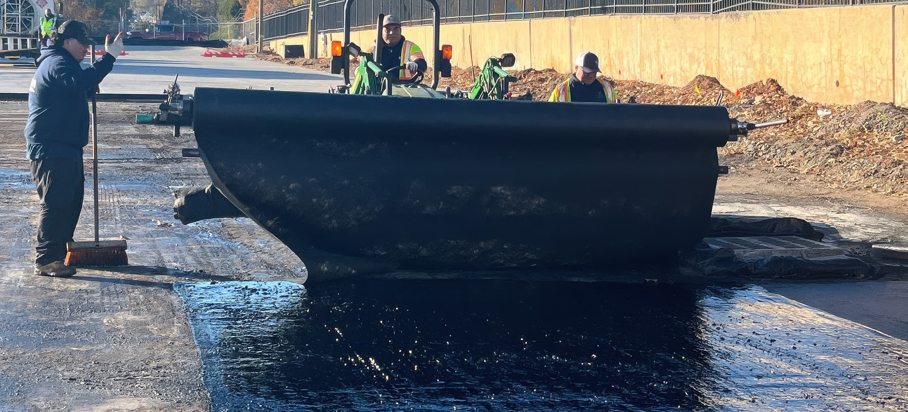 Reflective cracking prevention at DeKalb-Peachtree Airport with Petromat